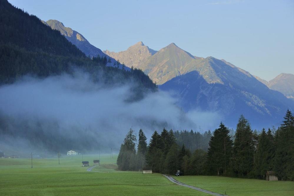 Haus Alpina Apartment Haeselgehr ภายนอก รูปภาพ